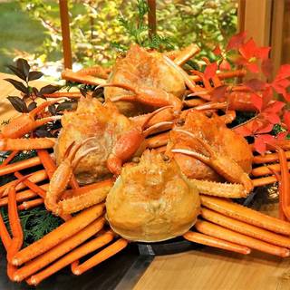 We offer carefully selected crab dishes! !