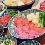 Wagyuuhorumon Sakaba Nikuduki - もつ鍋の前菜にタンしゃぶ！！