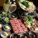 Wagyuuhorumon Sakaba Nikuduki - タンしゃぶ和牛もつ鍋コース。ご予約ください！！