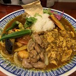 大衆中遊華食堂 八戒 - ・生ラムクミン炒めカリィ ・海老カリィ ・四川麻婆豆腐