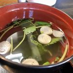 吉ひろ - カツ丼にはお吸い物が付いてます