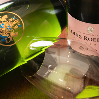 自慢の逸品と好相性なワインや紹興酒も種類豊富にございます