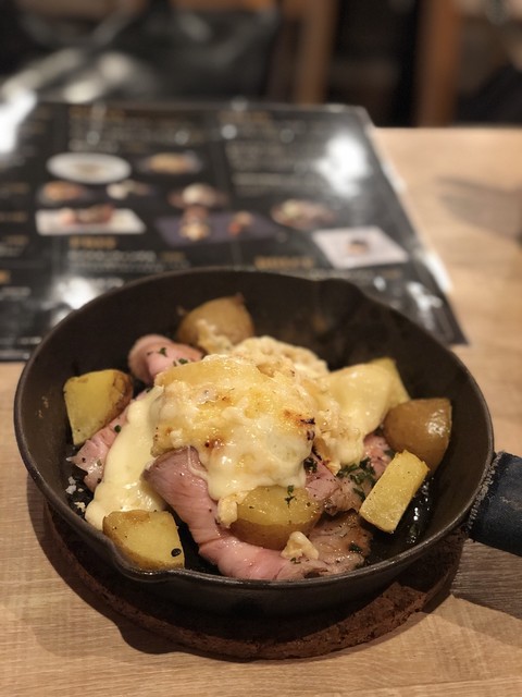 北海道ラクレットチーズ シュラスコ食べ放題 Cheese Drop 御茶ノ水店 チーズドロップ 御茶ノ水 バル バール 食べログ