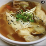 ナチュラルキッチン せさみ - 月替りの薬膳スープは生薬と鶏ガラ、たっぷりお野菜を煮込んだ、身体に染み入る美味しさ！海老のすり身とワンタン、生姜の効いたポカポカ、お肌は艶々に！