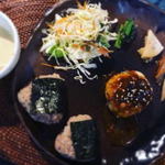 ナチュラルキッチン せさみ - お子さまランチはベジバーグに発芽酵素玄米おにぎり、サラダにお惣菜、スープが付いて￥600です！