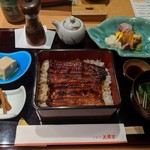 Minokichi - [料理] うな重 お刺身付き セット 全景♪Ｗ (お重 & 椀物 蓋を取った所)