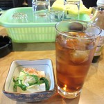 鳥政 - お通しとウーロンハイ