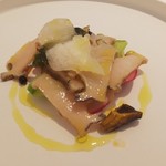 カランク - 活アワビとラディッシュのサラダ