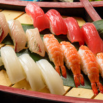 Mo Ashibi - 職人が厳選する旬魚介はお寿司で