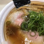 飯田商店 - チャーシュー、九条ネギ、メンマ