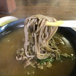 日精そば - うどんより当然細い蕎麦だから、出汁の絡みはたっぷりです！（２０１９．１０．３０）