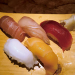 5 pieces of Sushi
