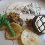 カフェドゥラプレス - 若鶏のソテー　マッシュルームのクリームソース