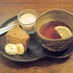 くずし割烹花々 - 彩り御膳　特製デザートとホットレモンティー