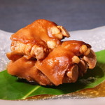 燻製沖縄料理 かびら亭 - かびら亭のテビチ