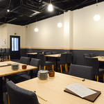 サケトメシ 百春 - テーブル席