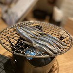 産直さばと青魚 伏見あおい - お通し(きびなごの炙り)