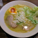 出稼げば大富豪ラーメン えにし - エビ塩白湯らーめんマグナム