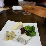 Wine Cafe omori - チーズ盛り合わせ（3種）