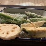 玄海 - 左奥からピーマン、オクラ、レンコン、茄子