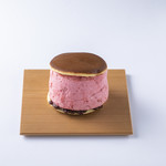 Fresh red bean Dorayaki dorayaki strawberry cream