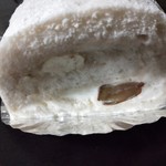 パティスリ・ル・スィエル - くりのロールケーキ（横から）