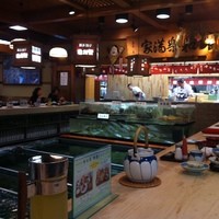稚加榮 本店 - 店内の生け簀