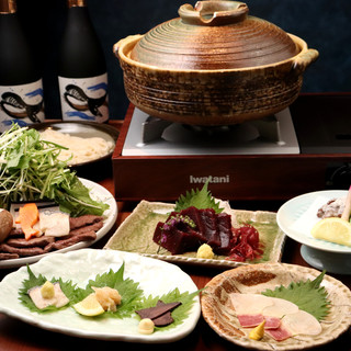 刺身・ベーコン・唐揚げ・etc…◆多彩な《くじら料理》に舌鼓