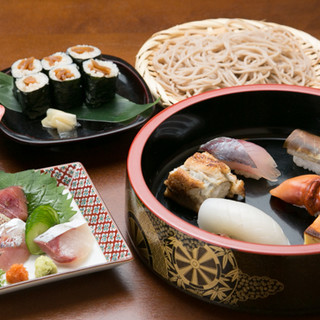 Savor Sushi made by skilled craftsmen and carefully selected soba noodles