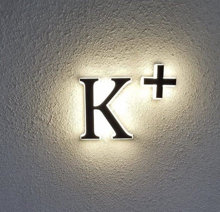 K+