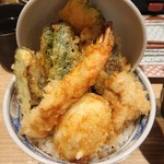 博多天ぷら やまや - やまみ天丼をアップで。