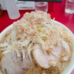 ラーメン二郎 - 上からのアングル