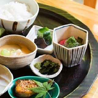 Limited lunch prepared by the chef of the famous star-rated restaurant “Ichiju Nisai Ueno”