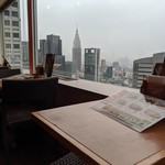 ラ・パウザ - [内観] 店内 窓側 カウンター席 ①