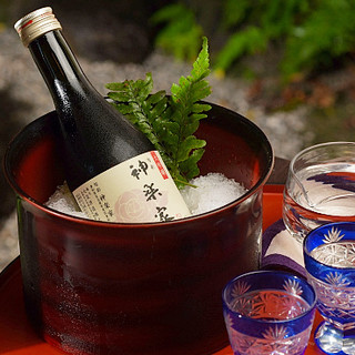 Carefully selected local and seasonal sake from Aichi Prefecture. Free drink plan is also a must-see