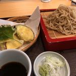 かわしま - せいろと野菜天ぷら(しそ、なす、舞茸、さつまいも、かぼちゃ)