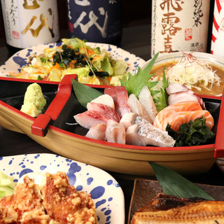 旬な刺身を豪快に舟盛で！