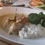 ハニーズ ネスト ロッジ - ベトナム風チキンカレー