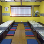 食彩家 どん吉 - 一階の個室で6〜24名様までの個室です。堀りコタツです。
