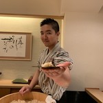 寿し道 桜田 - 最初はシャリと海苔だけで味わいます