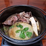 Shikino Ajiwai Shouraitei - 名物　割り下とお肉の相性にこだわった、信州牛と松茸のすき焼き