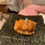 寿し道 桜田 - 雲丹シャリの雲丹乗せ