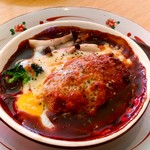 グローウェルカフェ - ◼️煮込みチーズハンバーグセット【￥1220】
            サラダバー/スープバー/パンorご飯(おかわり自由)付
            デミグラスソースに、チーズと半熟卵がプラスされ、
            まろやかな味わい。