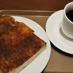 PROMENADE CAFE - シナモンシュガートーストとホットコーヒー