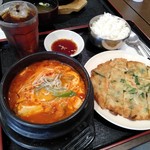 Usan No Bibimba - 純豆腐チゲ&ハーフチヂミセット