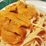 Creamy pasta with plenty of sea urchin