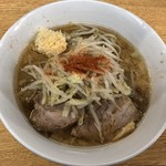 ラーメン二郎 - ラーメン 780円　麺半分・ヤサイ少な目にんにくで