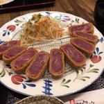 あらじん - 料理写真:牛カツ（ほぼ生）