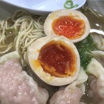 中華そば 西川 - 味玉割ったとこ