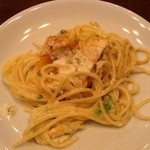 ア ミオ アージョ - ローストしたノルウェイサーモンと浜名湖産生のりのクリームソーススパゲティイタリア産ぼらのからすみがけ